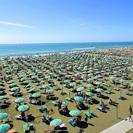 Near The Beach In Pineda * 비비오네